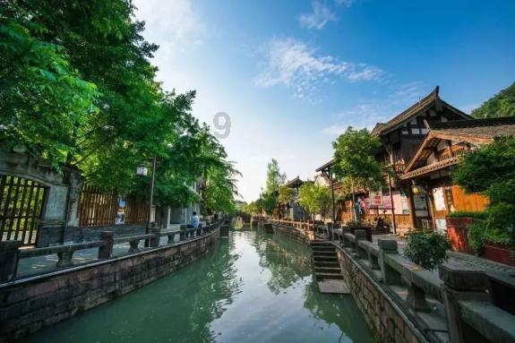 市容环境大整治  扮靓城市迎新春